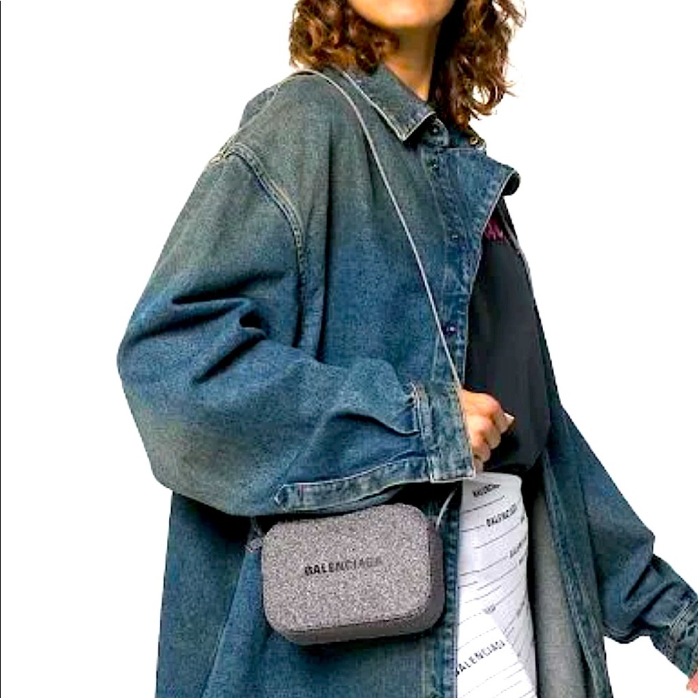 Famous Balenciaga Everyday camera bag glitter defects - Picture 4 of 8
